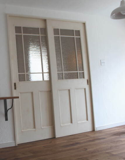 おしゃれなガラス木製ドア