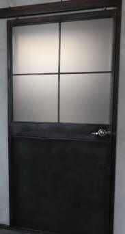 メンズライクなスチールドア