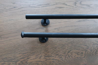 ストレート型のアイアンハンドル｜モダンで無骨な直線デザインが魅力