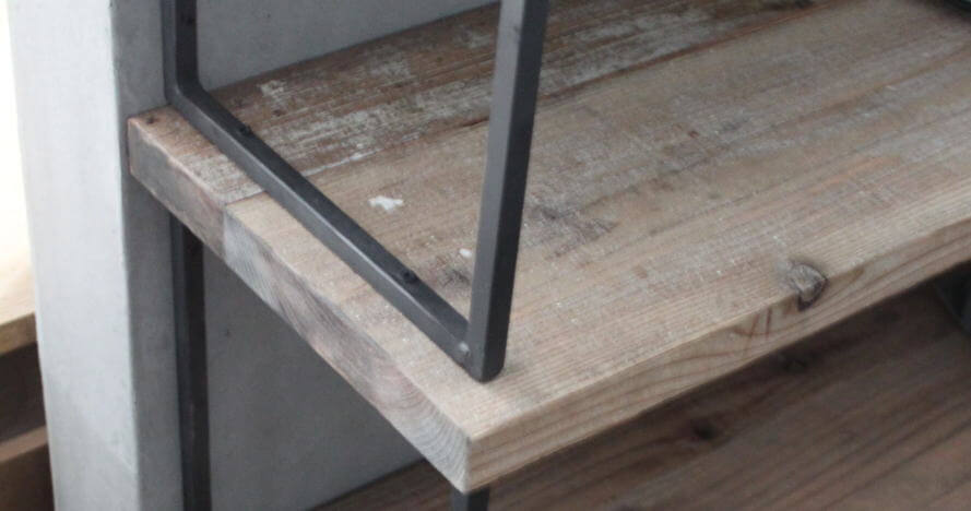 DIYで作るおしゃれなシェルフ用のアイアンブラケット