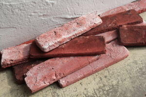 壁のアクセントになるレンガ