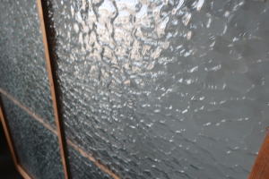 特価販売中,昭和の雰囲気漂うアンティーク窓