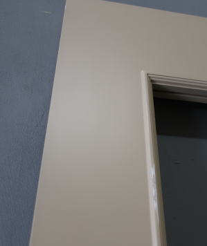 おしゃれな木製ドアのある景色