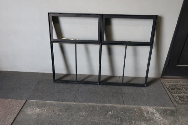 人気のアイアン窓が特価で手に入る