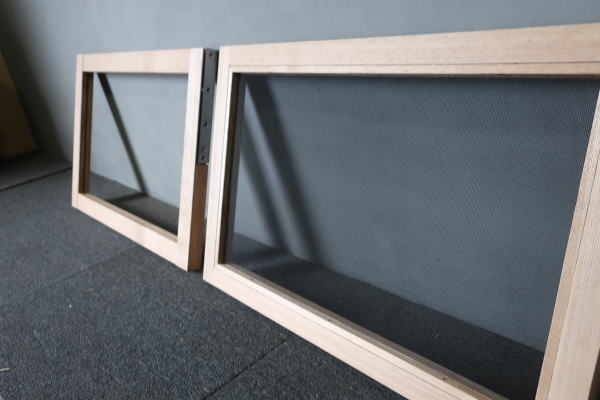 スイングオーク窓と網戸窓のセット