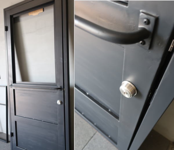 シリンダー錠と両面ハンドル付きで使いやすいアイアンドア