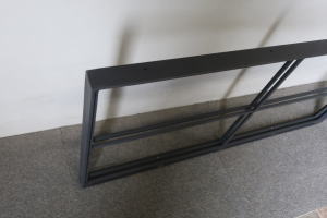 インダストリアル/メンズテイストに合うアイアン窓の雰囲気