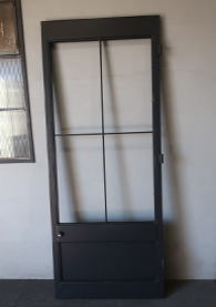 店舗入口におすすめのブラックドア