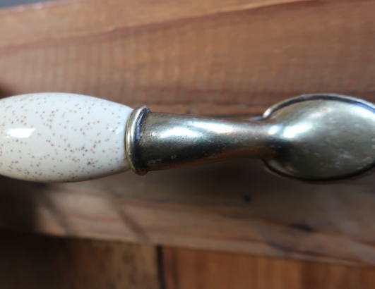アメリカ直輸アンティーク風な磁器ハンドル