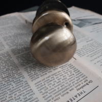 海外輸入の真鍮ドアノブks19、上品なブロンズ仕上げの質感