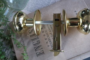 室内ドアにおすすめのダイカスト製ノブ