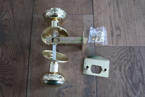 空錠仕様のシンプルで美しいゴールドノブ