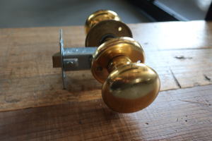 光沢感が美しい真鍮素材のドアノブ ks21,シンプルで上品な金物