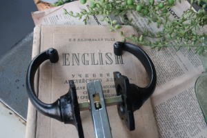 室内ドアに最適なブラックレバーハンドル