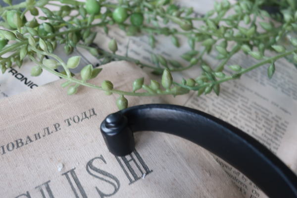 収納扉にもおすすめのシンプルデザインレバーハンドルks23