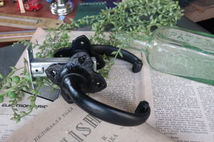 店舗ドアに使いたいオシャレなハンドル