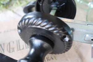 店舗や事務所のアクセントに使えるアイアンレバー