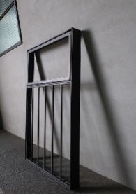 インダストリアルなアイアン窓販売