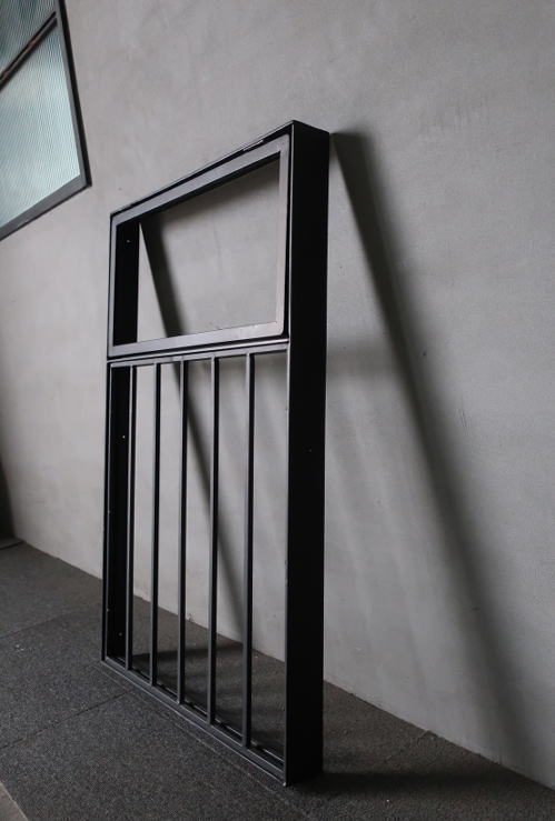 アウトレットアイアン窓の販売