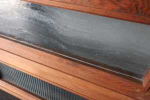 デザインガラスがかわいい窓