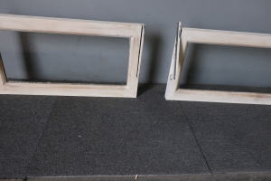 店舗の装飾に映える窓デザイン