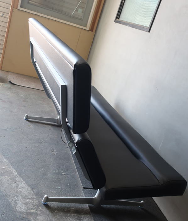 カフェや事務所に似合う男前インテリアソファ