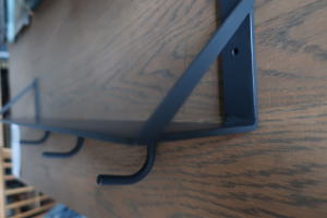 DIYやリノベーションにも人気のアイアンシェルフ