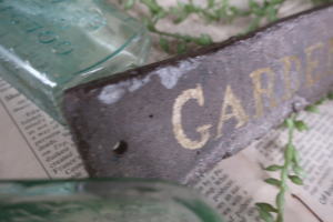 ガーデン案内サイン アンティーク風サイン 置き型吊り下げ壁付け対応