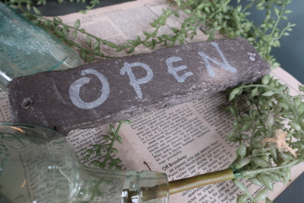 open サイン タイル看板 アンティーク風 店舗入口ディスプレイ 一点もの