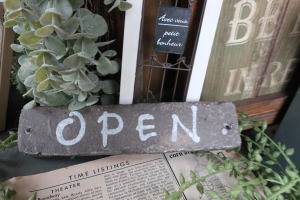 開店表示サイン 置き型吊り下げ壁付け対応 タイルサインプレート