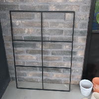 窓のアクセントにしたいアイアン面格子6マス