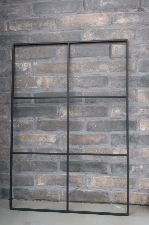 おしゃれに防犯にもなるアイアン格子