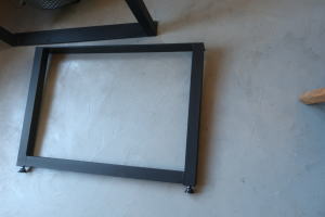 DIYでテーブルやデスクが作れるアイアンLEG