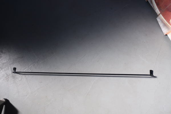 水回りでも使いやすいクリア塗装仕上げのアイアンバー