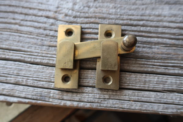 昭和レトロのオシャレ金物