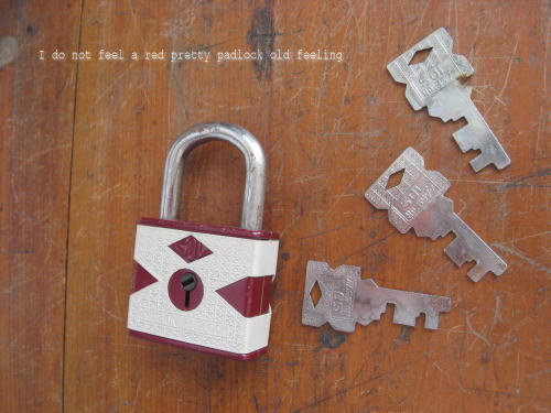 昭和レトロな南京錠