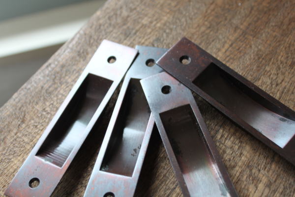 家具の扉に使いたいお洒落な引手