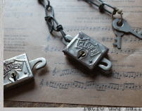 チェーン付き鍵