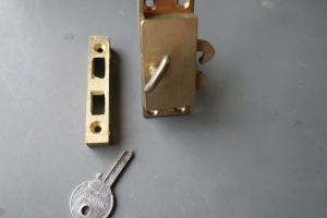 デザインがかわいい引き扉の鍵