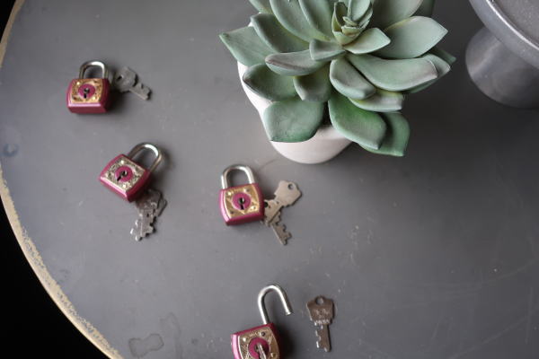 DIYで作った木箱に使いたい鍵