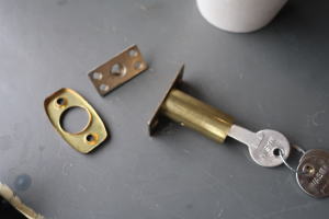 オシャレなレトロ金物販売