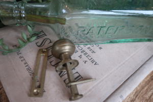 DIYで使いたいかわいいラッチの販売