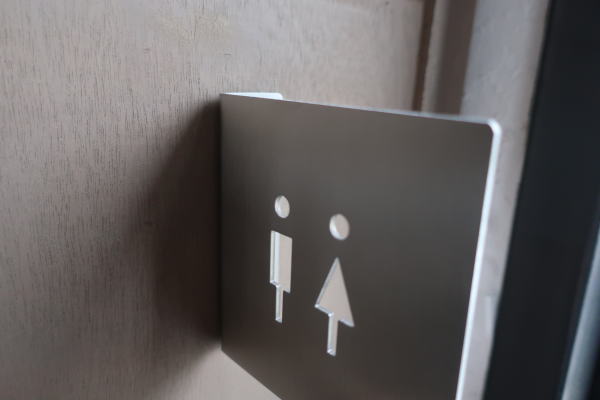 素材ごとの風合いが引き立つサイン3色展開