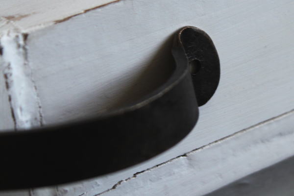 収納扉に使いたいオシャレハンドルの販売