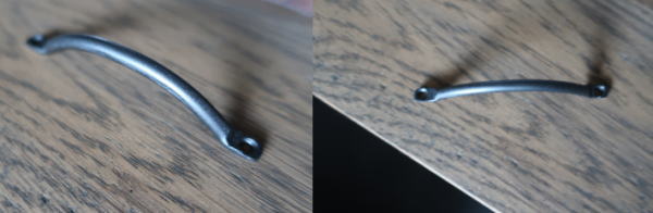 小さな扉のアクセントになる金物