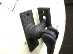 お洒落家具の製作に使いたい金物