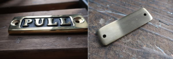 ブラス素材のプッシュサイン