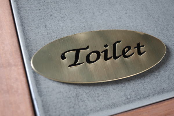 おしゃれなトイレサインの販売