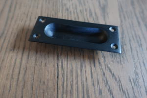 ドア製作に使いたいおしゃれな金物