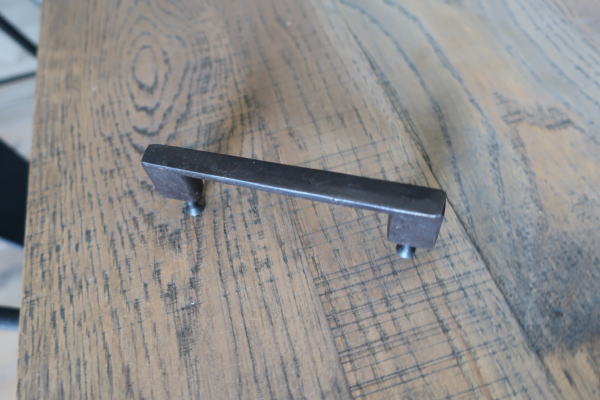 武骨な風合いがオシャレなハンドル